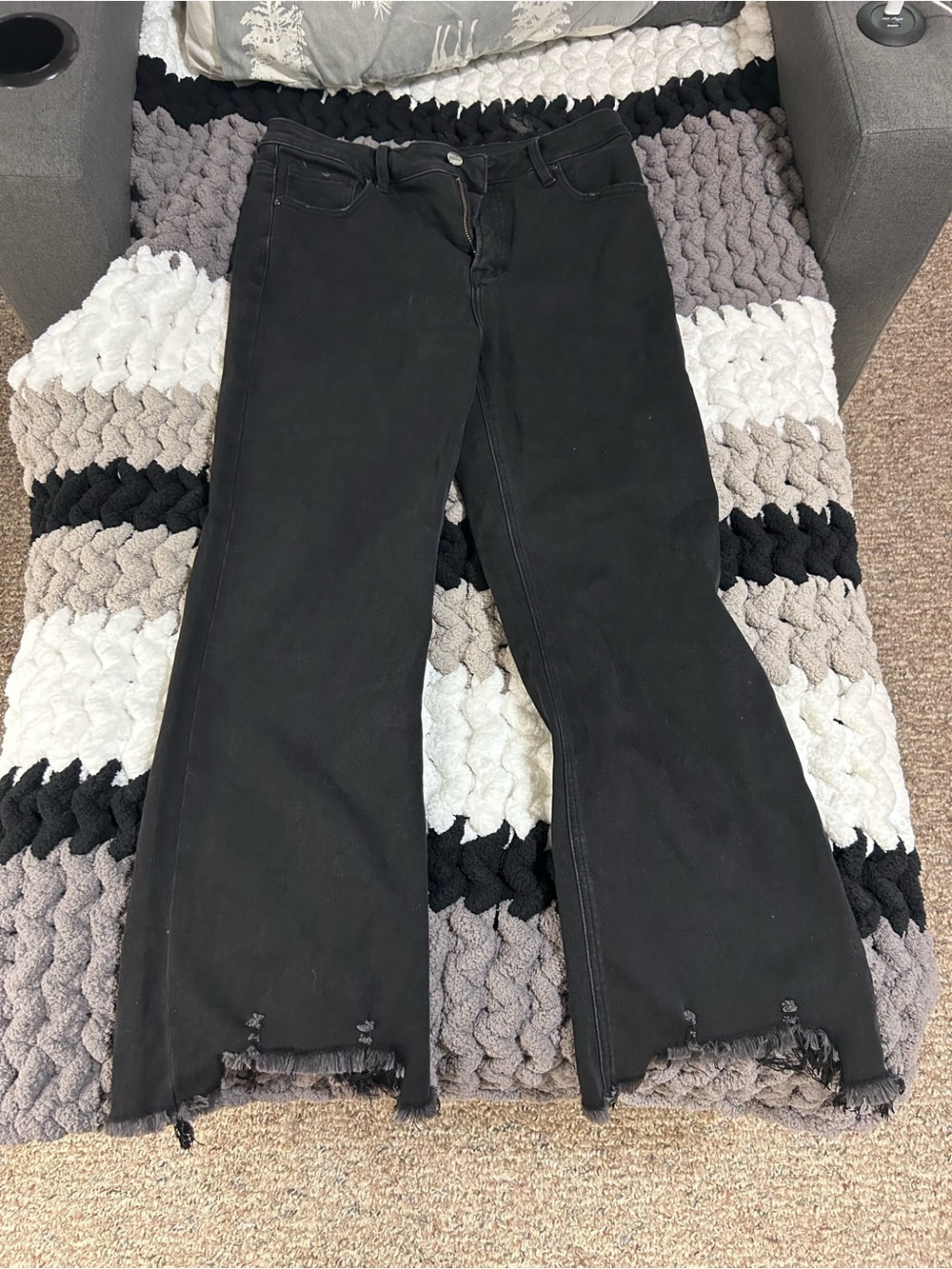 Black Ankle-Cropped Women’s Jeans - Distressed Hem
